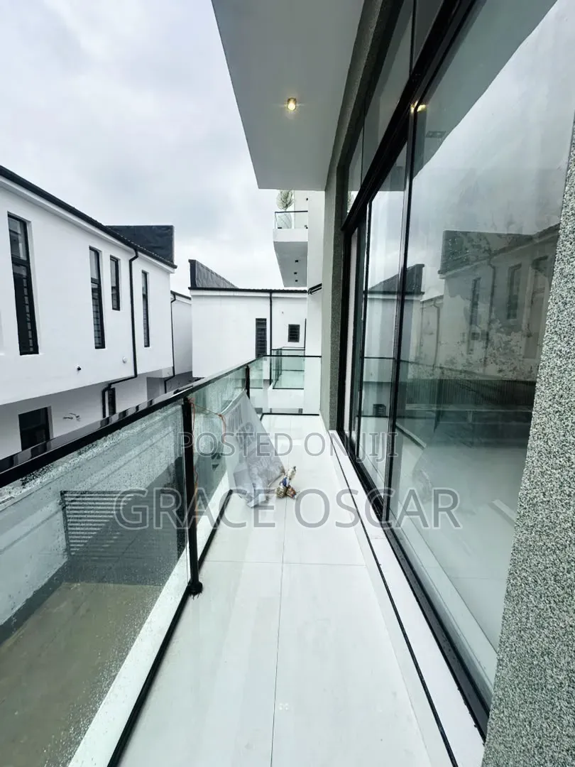 4bdrm Duplex in Ikota for sale in Ikota