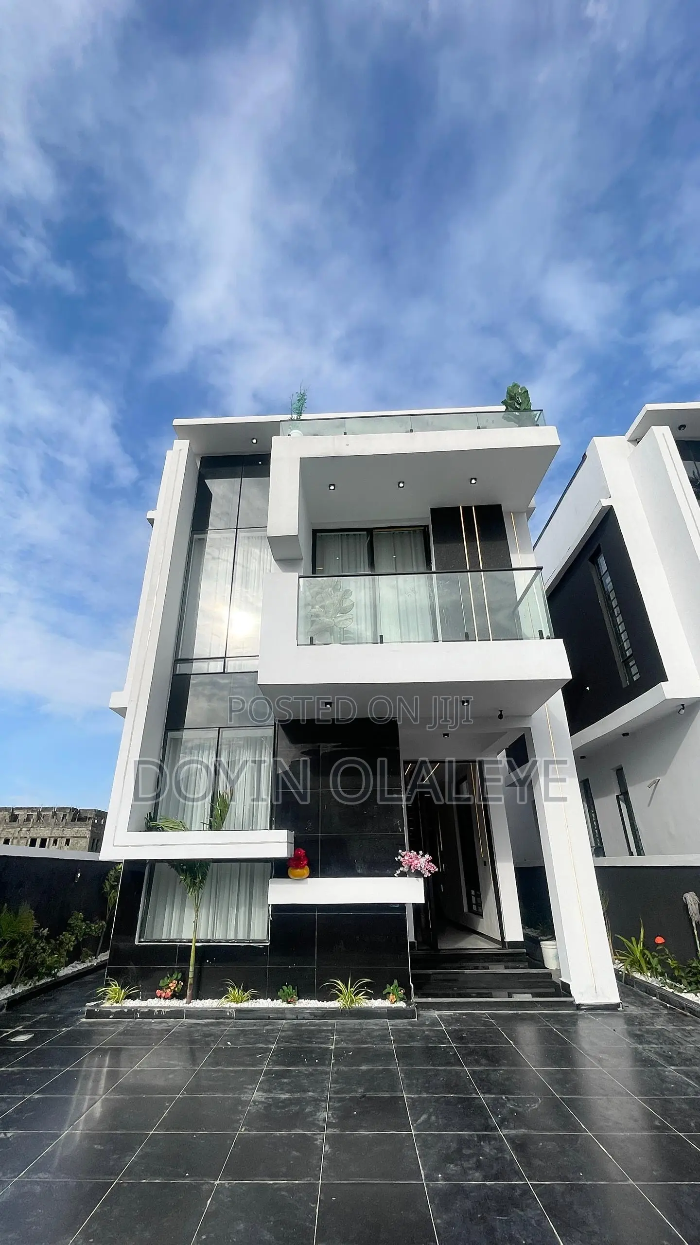 5bdrm Duplex in Ologolo for sale in Ologolo