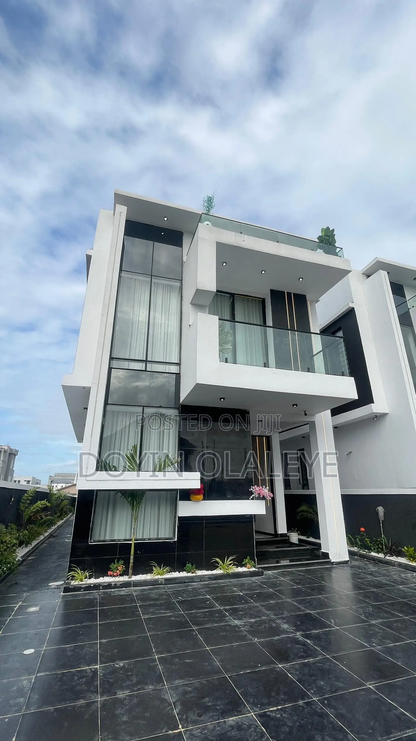 5bdrm Duplex in Ologolo for sale in Ologolo