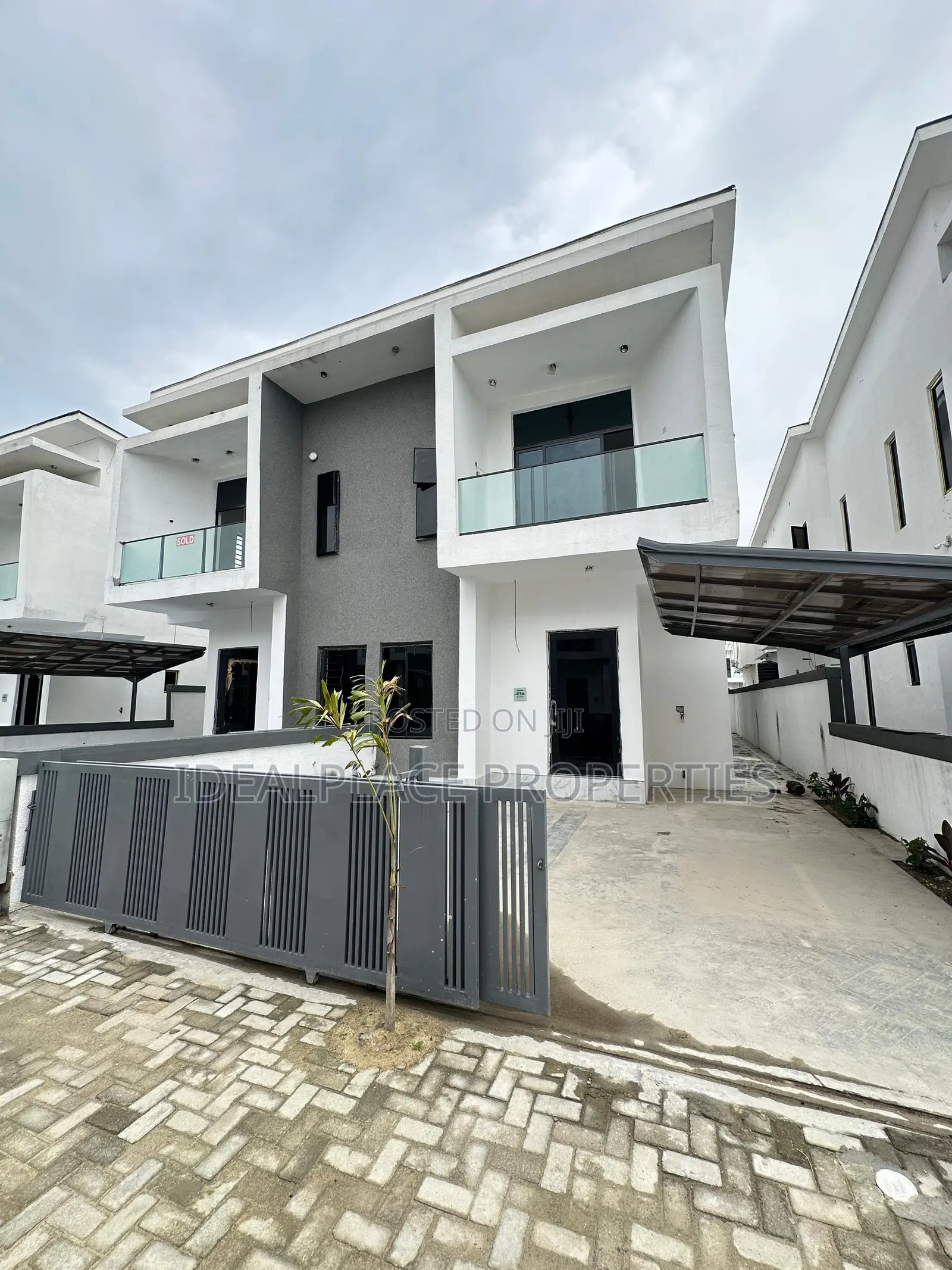 4bdrm Duplex in Lekki for sale in Lekki