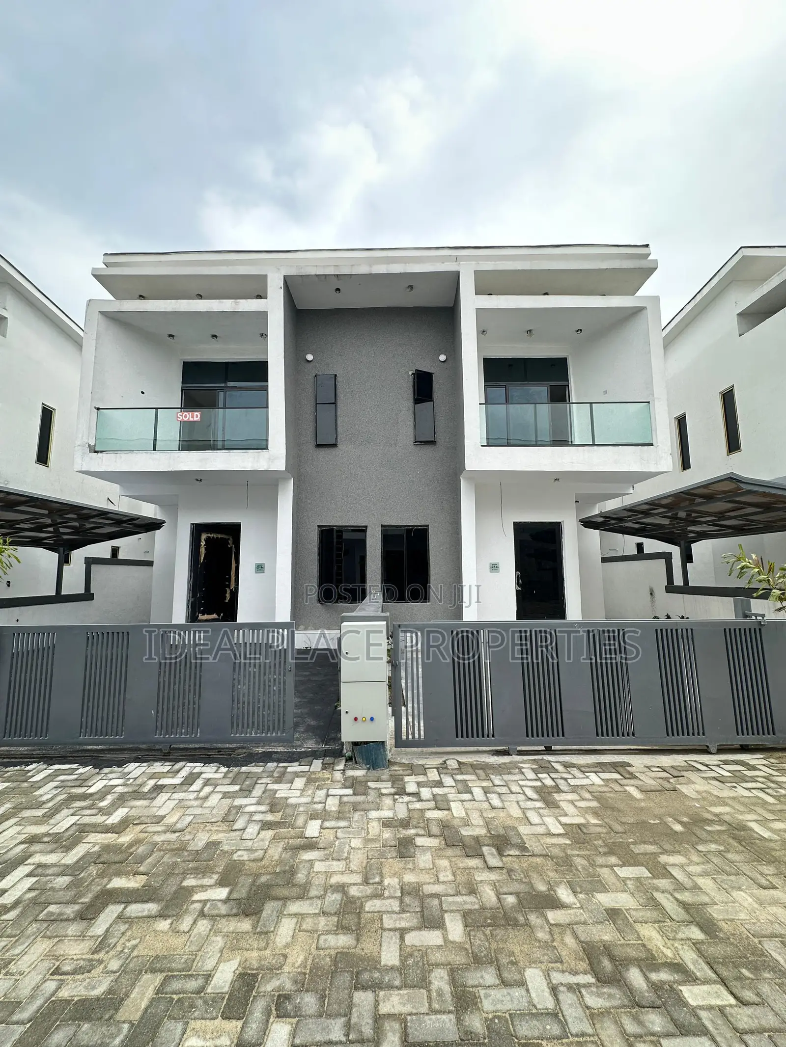 4bdrm Duplex in Lekki for sale in Lekki