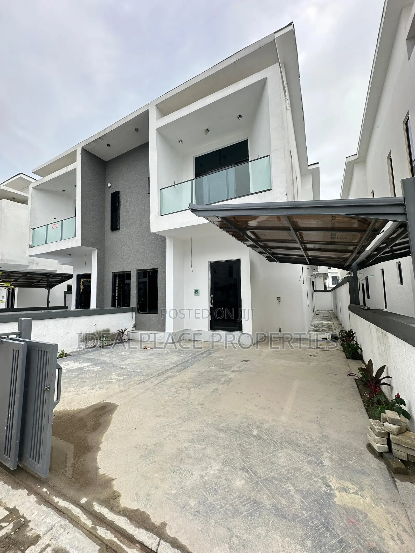 4bdrm Duplex in Lekki for sale in Lekki