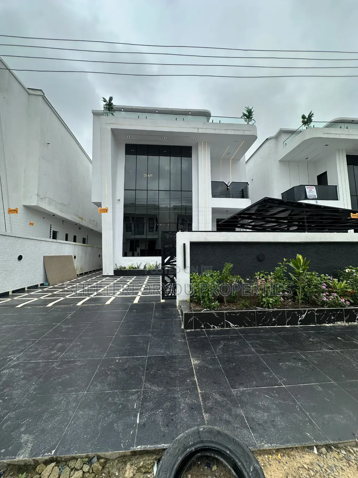5bdrm Duplex in Off Lekki-Epe Expressway for sale in Off Lekki-Epe Expressway