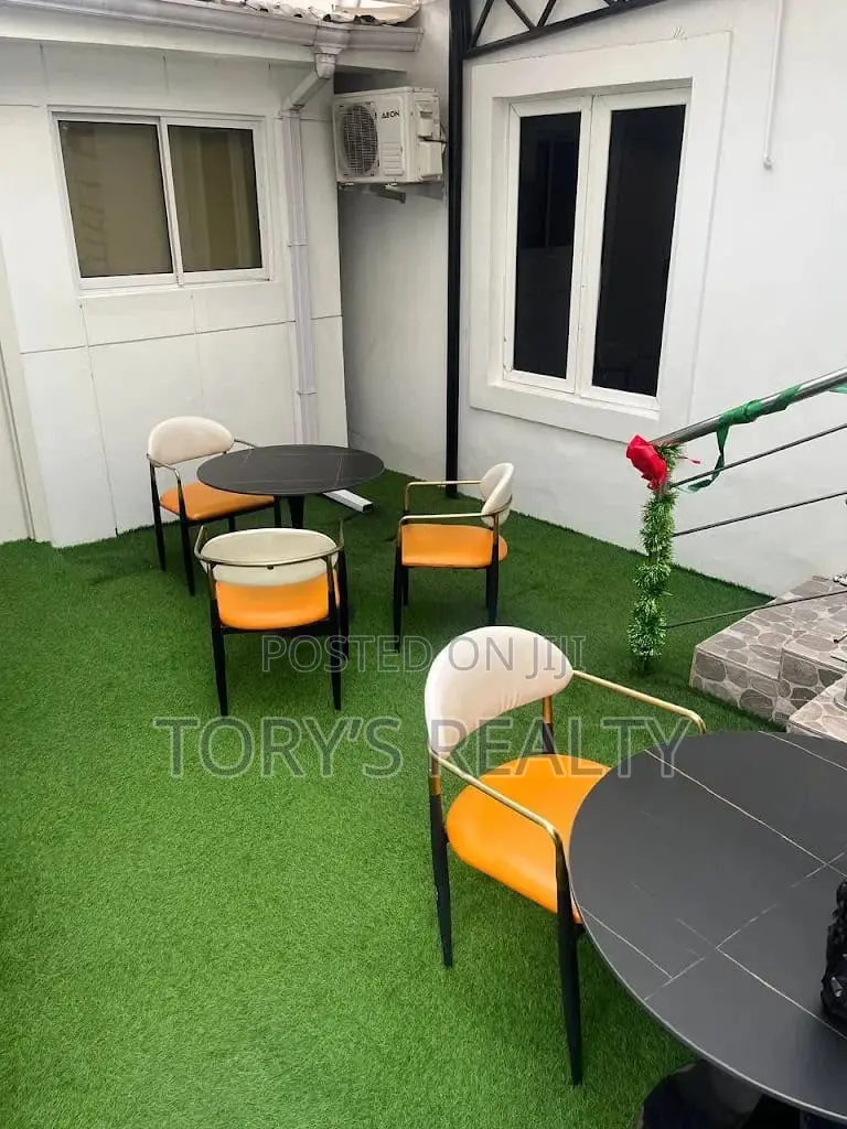 10bdrm Duplex in Lekki Phase 1 for sale in Lekki Phase 1