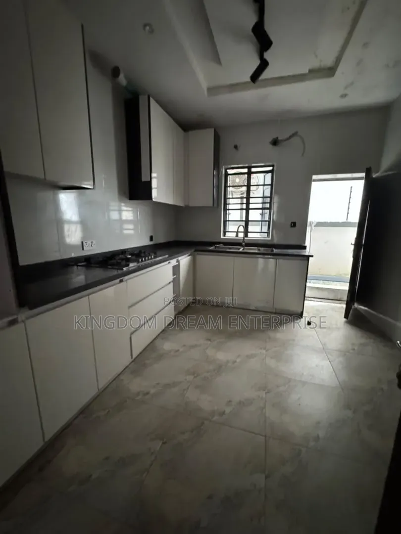 4bdrm Duplex in Ologolo Lekki Lagos for rent in Ologolo