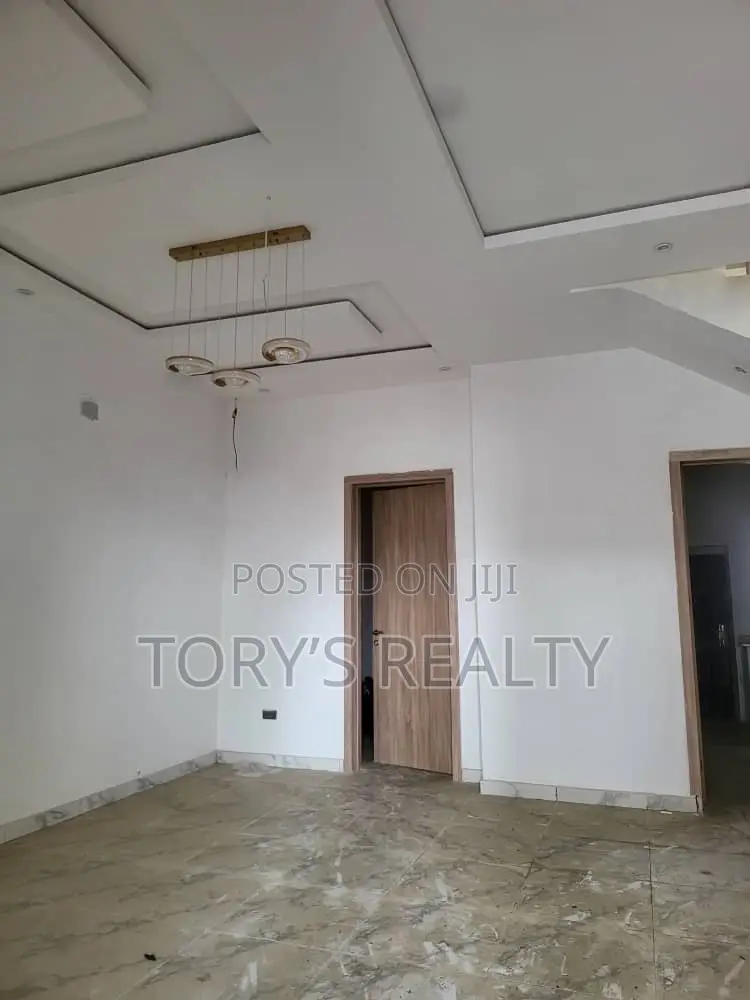 3bdrm Duplex in Lekki Expressway for sale in Lekki Expressway