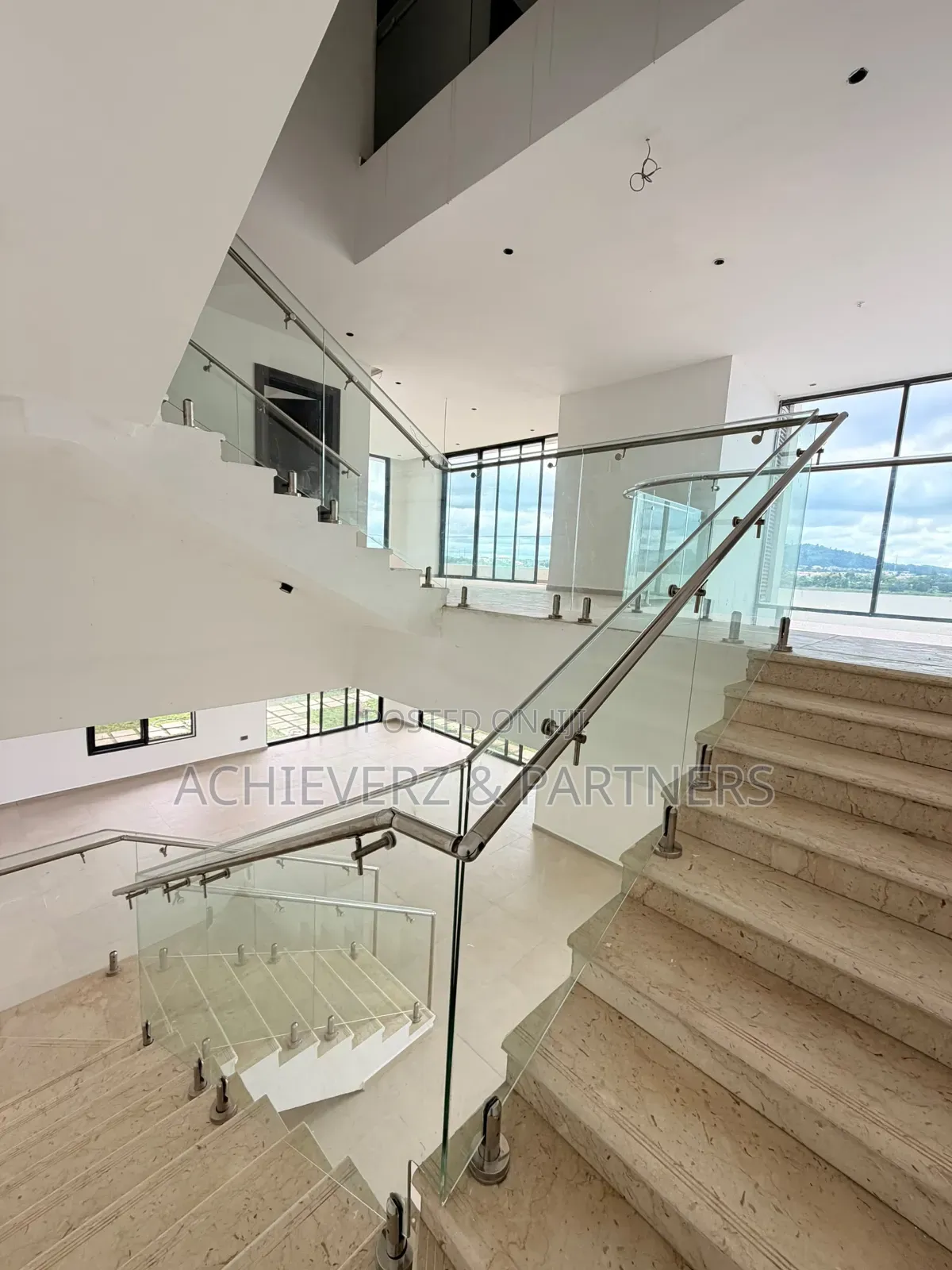 9bdrm Mansion in Jabi for sale in Jabi