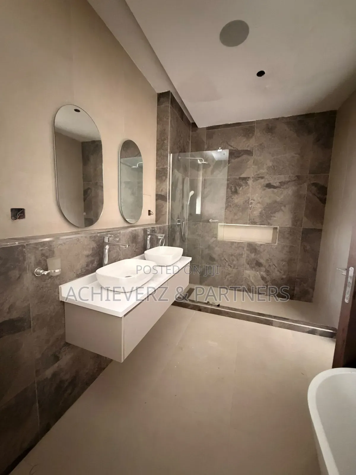 9bdrm Mansion in Jabi for sale in Jabi