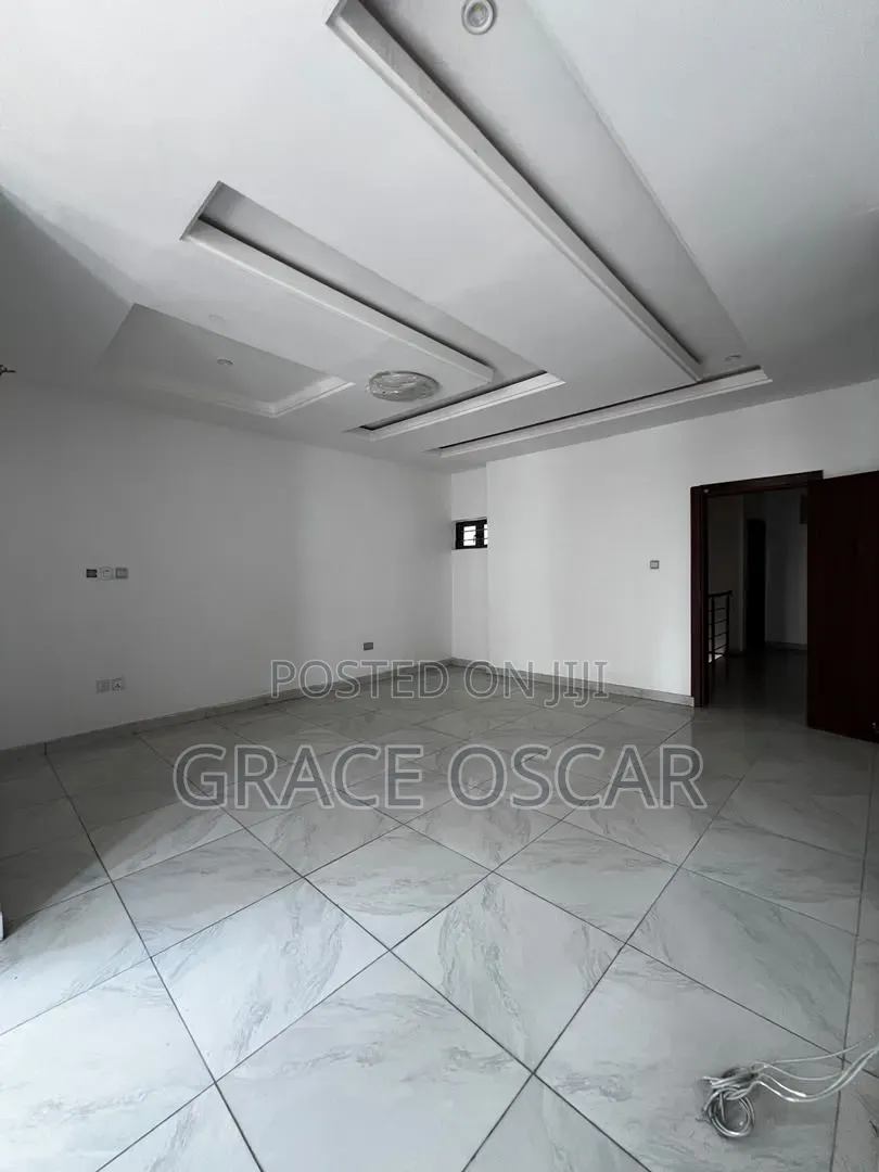 4bdrm Duplex in Ikate for sale in Ikate