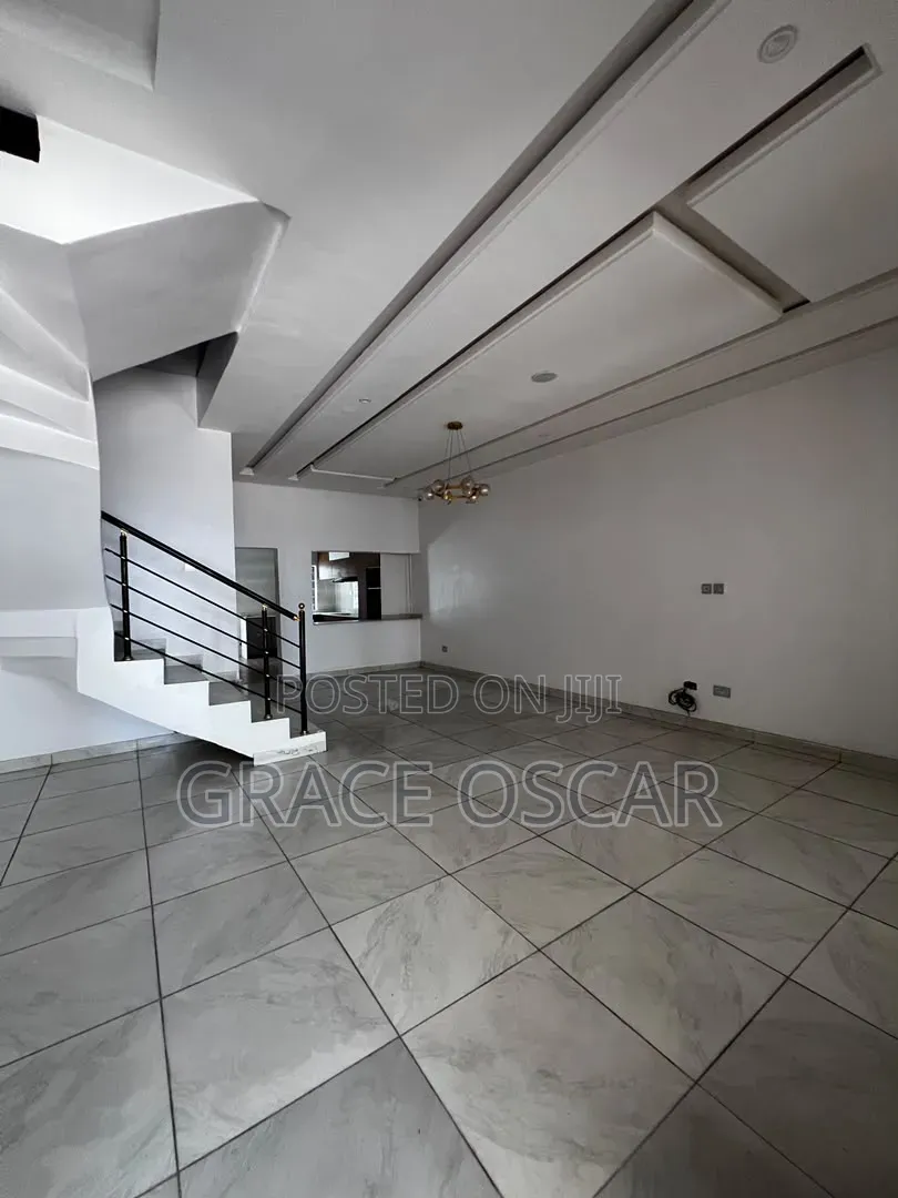 4bdrm Duplex in Ikate for sale in Ikate
