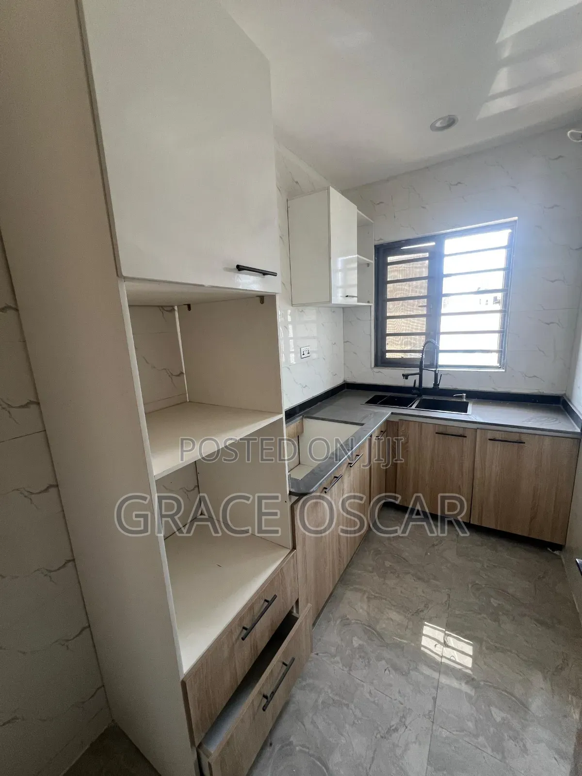 3bdrm Block of Flats in Abijo for sale in Abijo