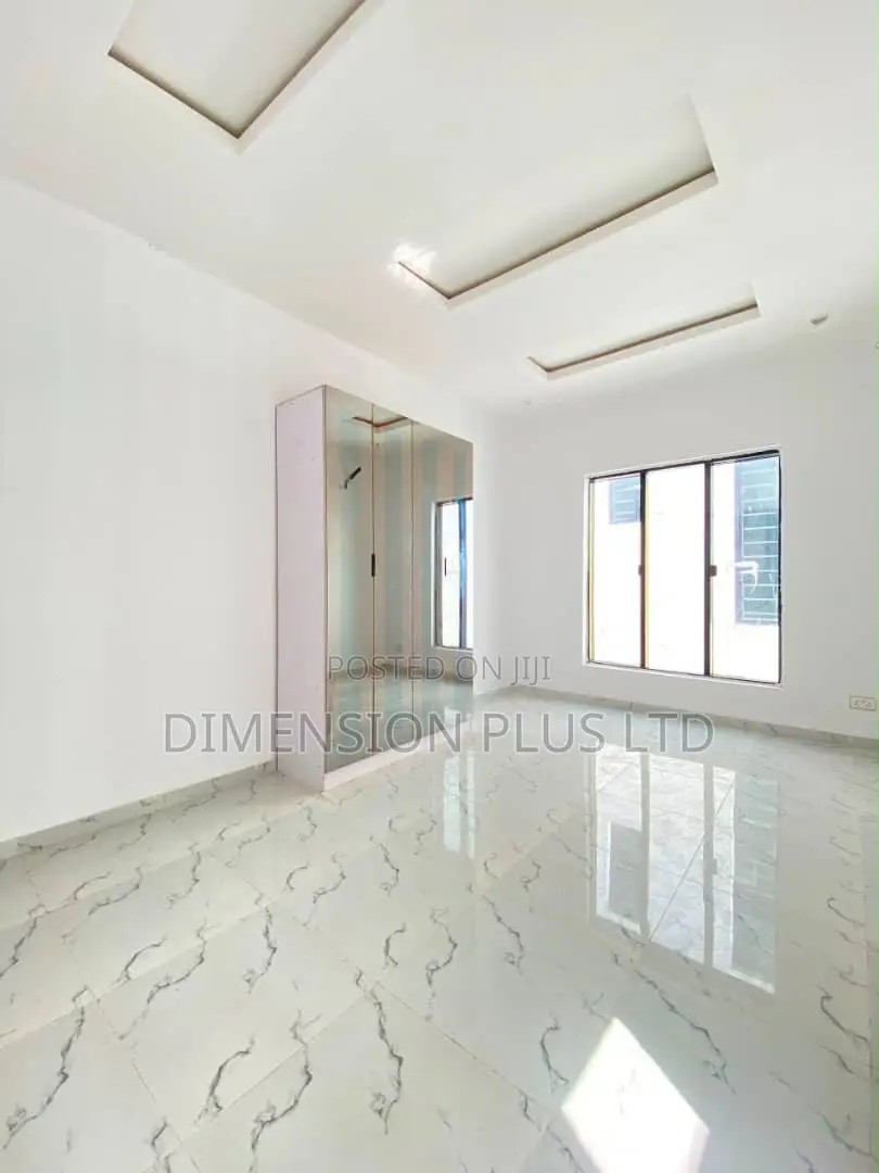 4bdrm Duplex in Chevron for sale in Chevron