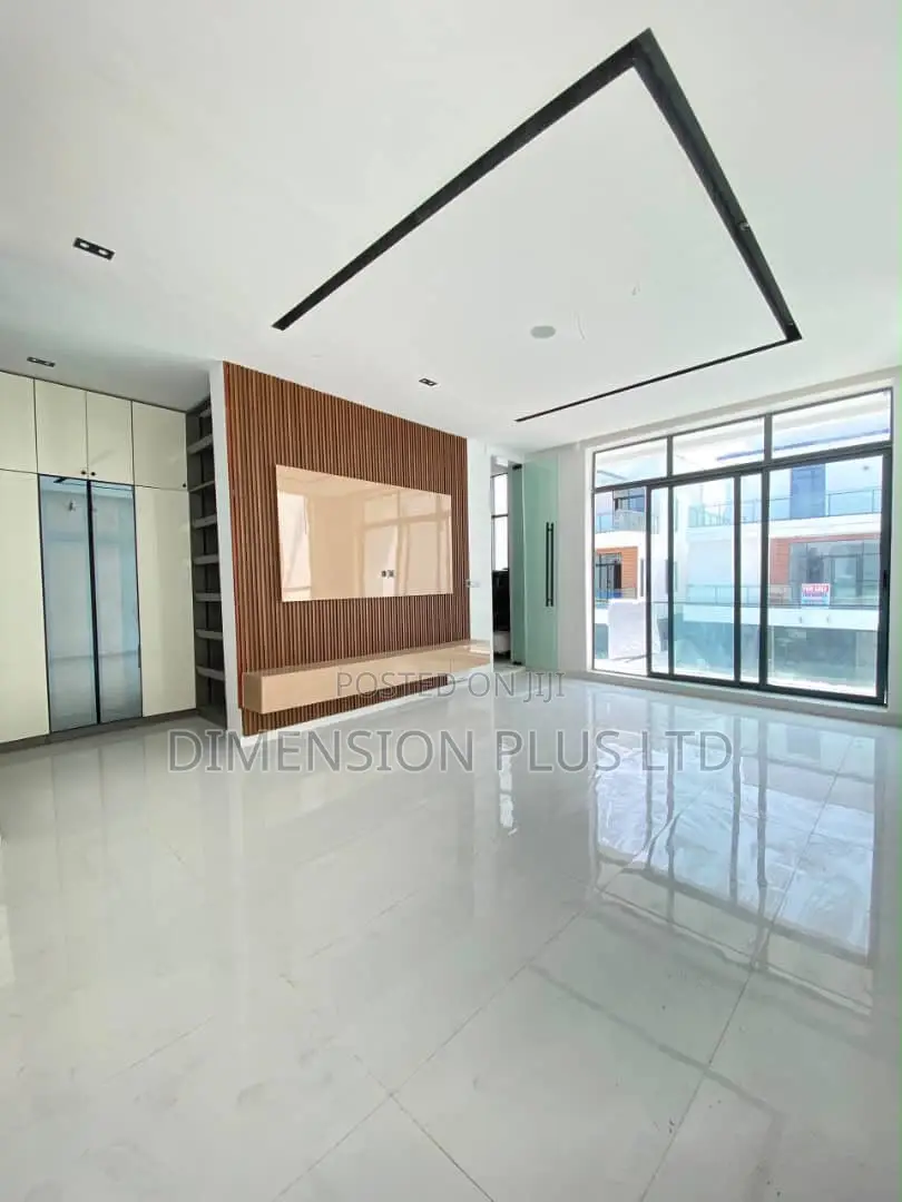 4bdrm Duplex in Chevron for sale in Chevron