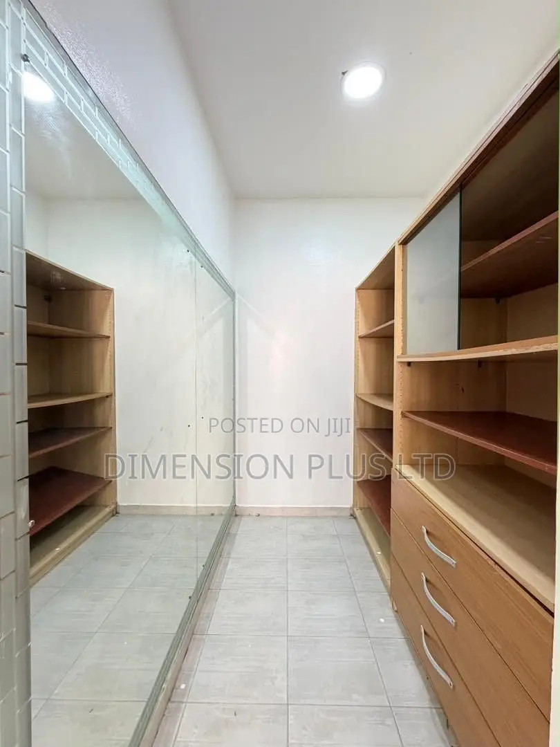 4bdrm Duplex in Lekki for sale in Lekki