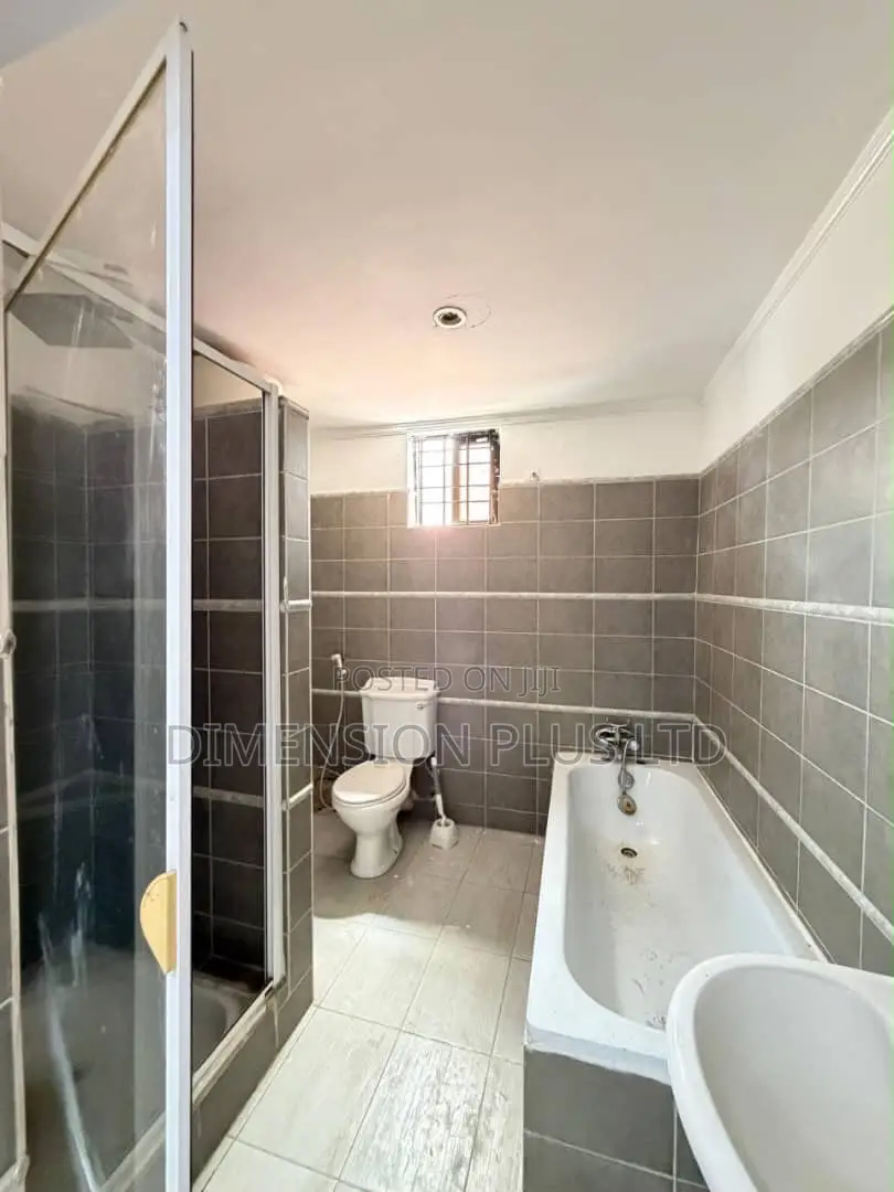 4bdrm Duplex in Lekki for sale in Lekki