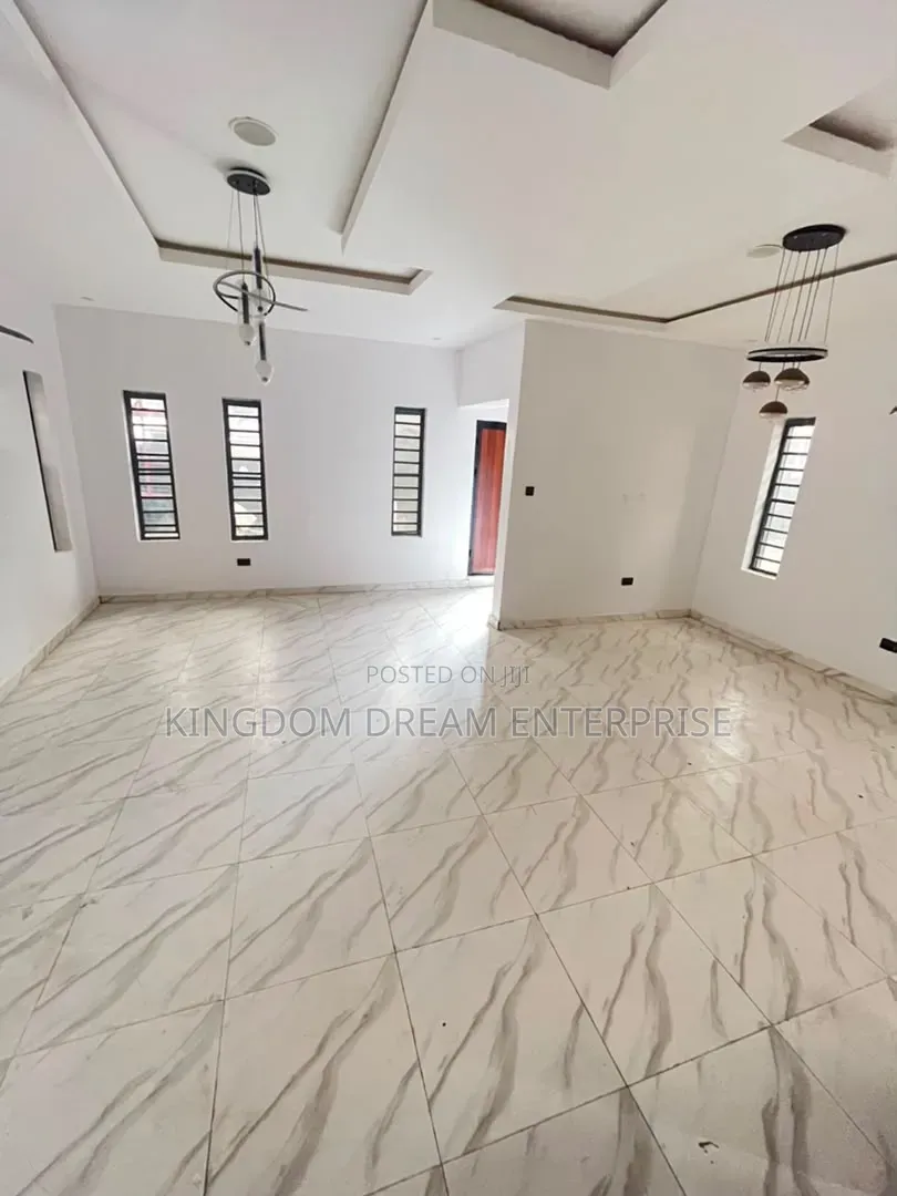 3bdrm Block of Flats in Garki Abuja Nigeria for sale in Garki