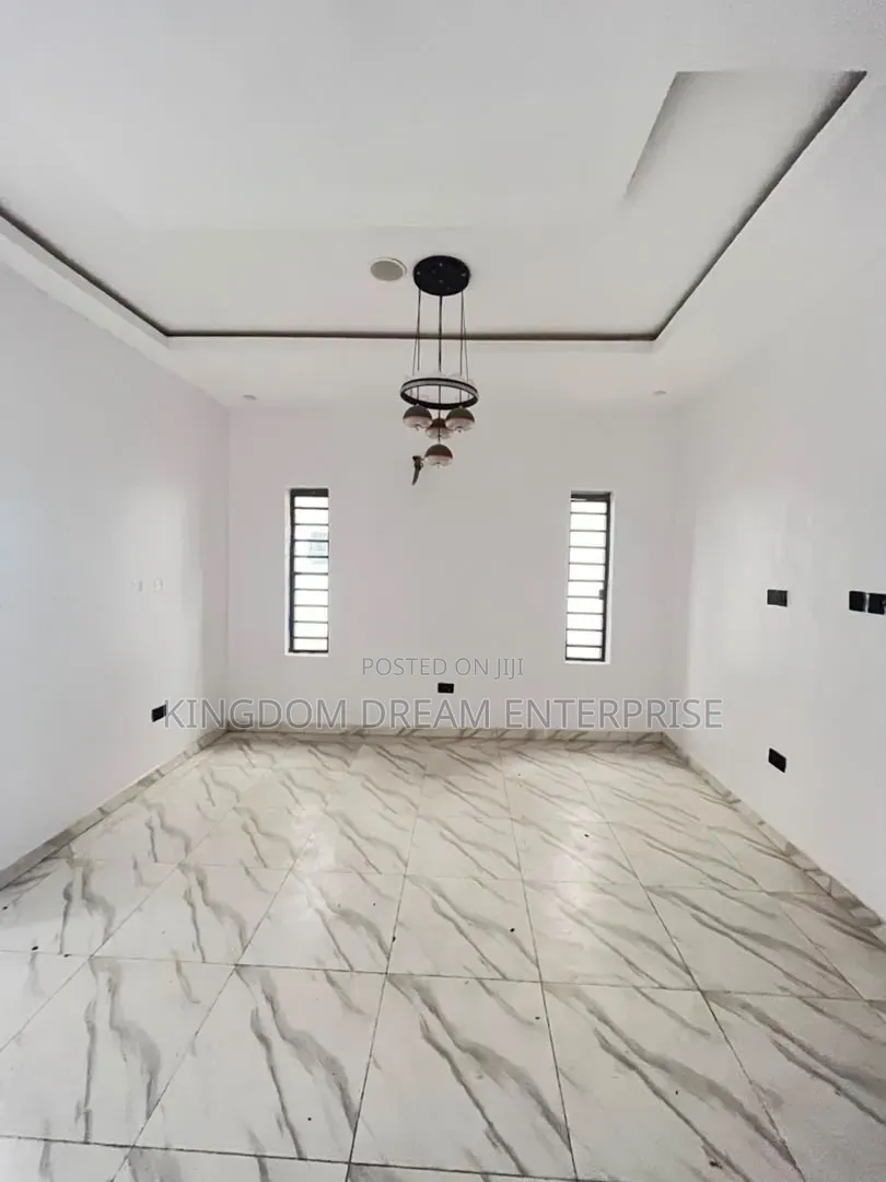 3bdrm Block of Flats in Garki Abuja Nigeria for sale in Garki