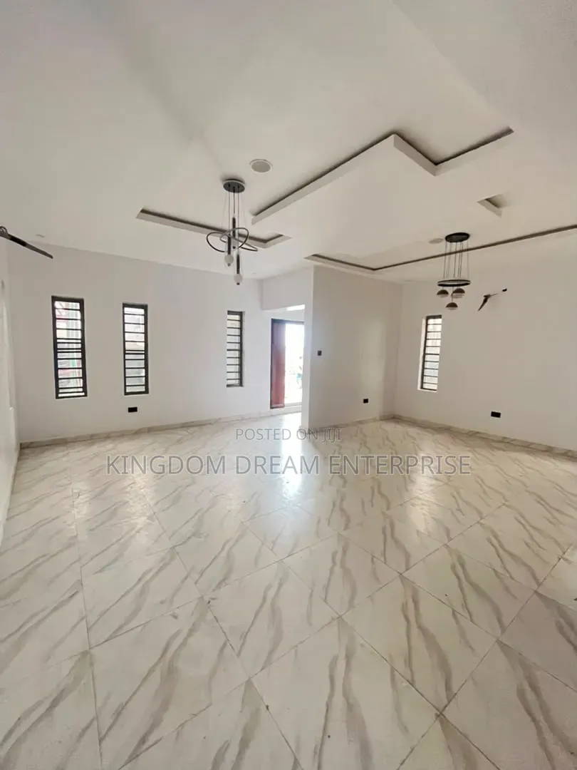 3bdrm Block of Flats in Garki Abuja Nigeria for sale in Garki