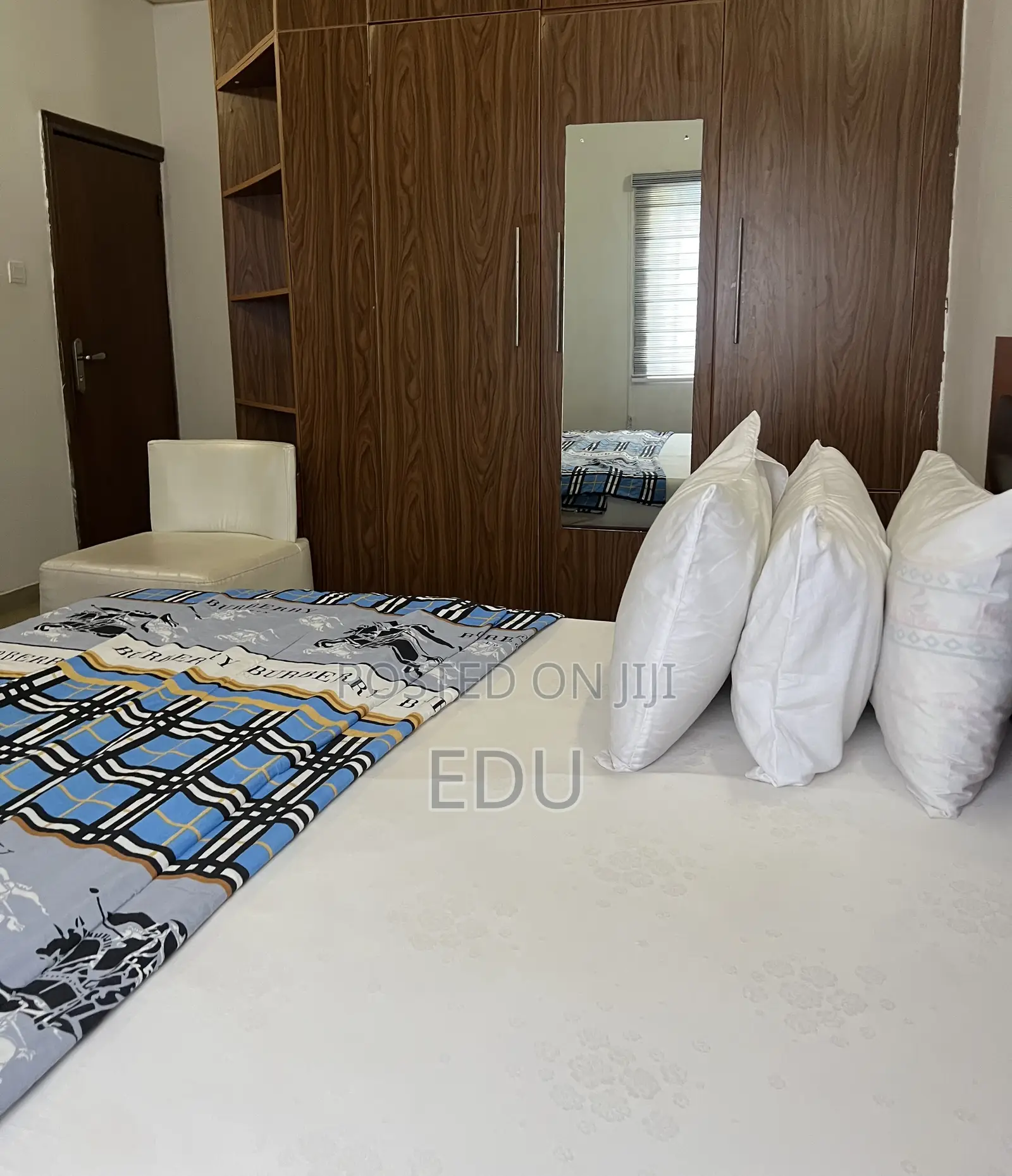 A Well Furnished Apartment- Queen in Kaura