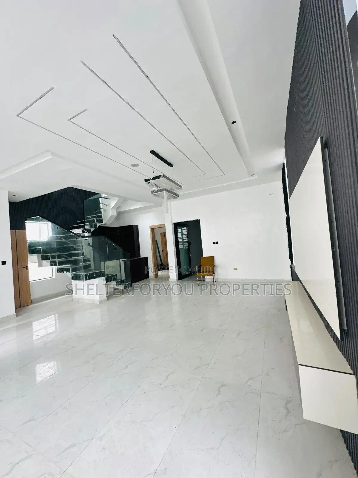 5bdrm House in Off Lekki-Epe Expressway for sale in Off Lekki-Epe Expressway