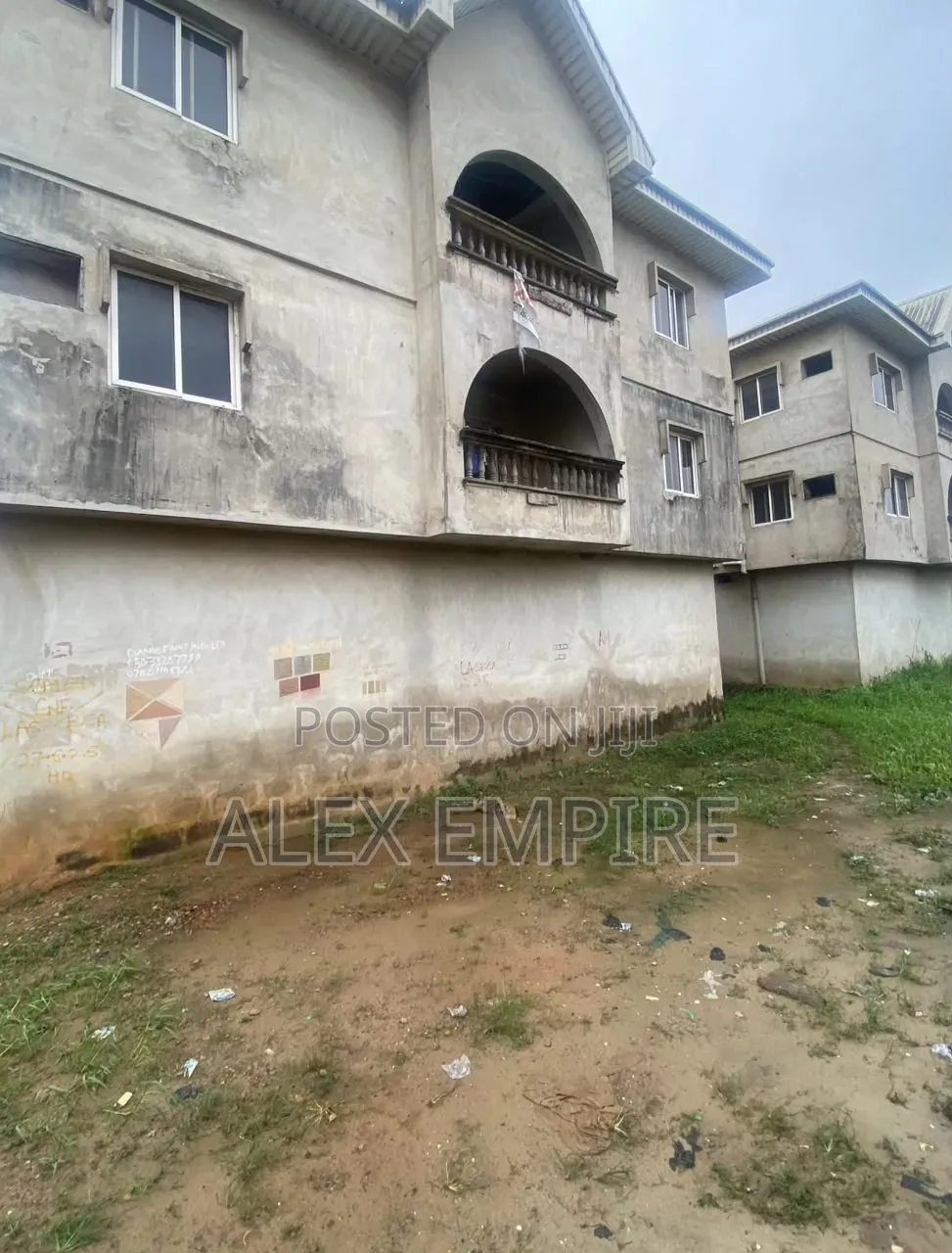 3bdrm Block of Flats in Trade Fair for sale in Trade Fair