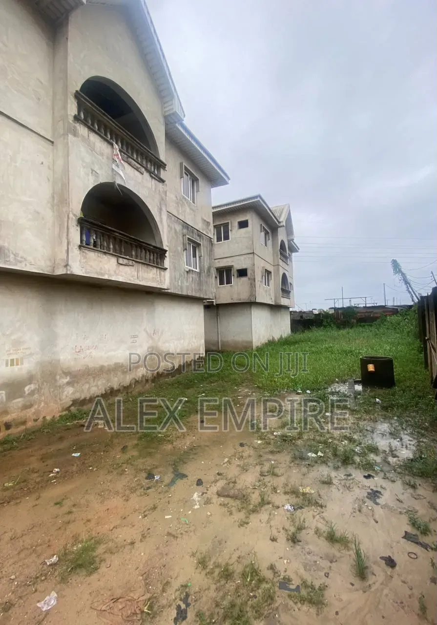 3bdrm Block of Flats in Trade Fair for sale in Trade Fair