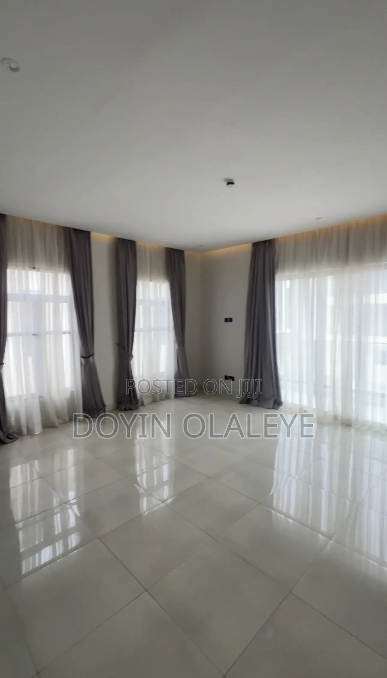 5bdrm Duplex in Lekki Phase 1 for sale in Lekki Phase 1