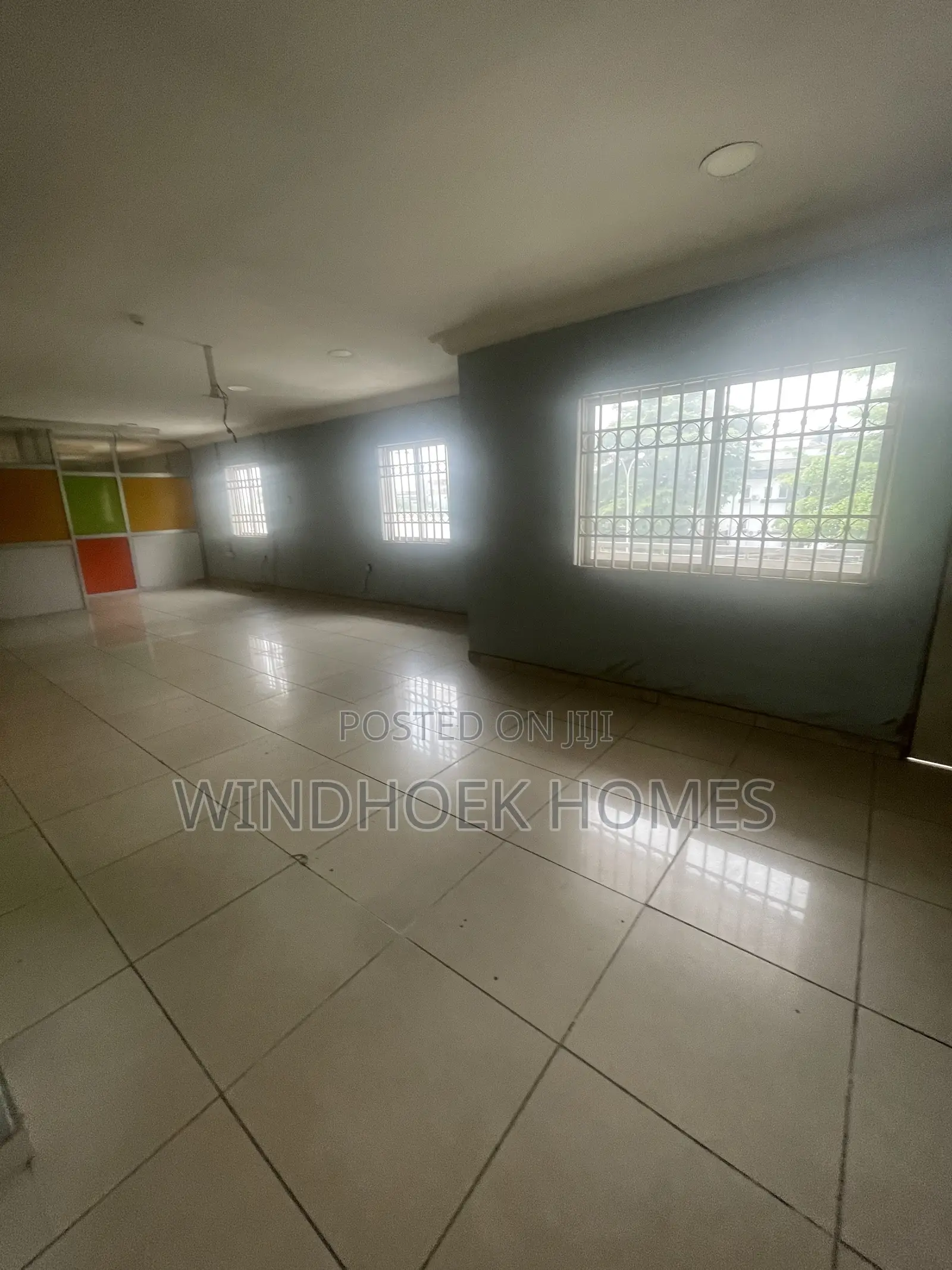 155sqms Office Space on the 2nd Floor in a Well Maintained Complex in Wuse 2