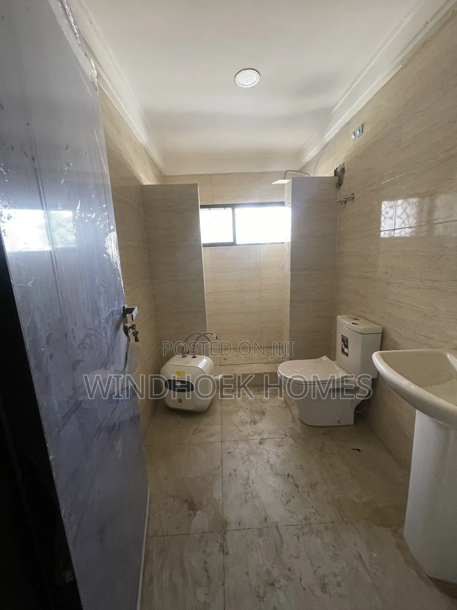 Well Renovated 2units of 6 Bedrooms Fully Detached Duplexes With Bq in Maitama