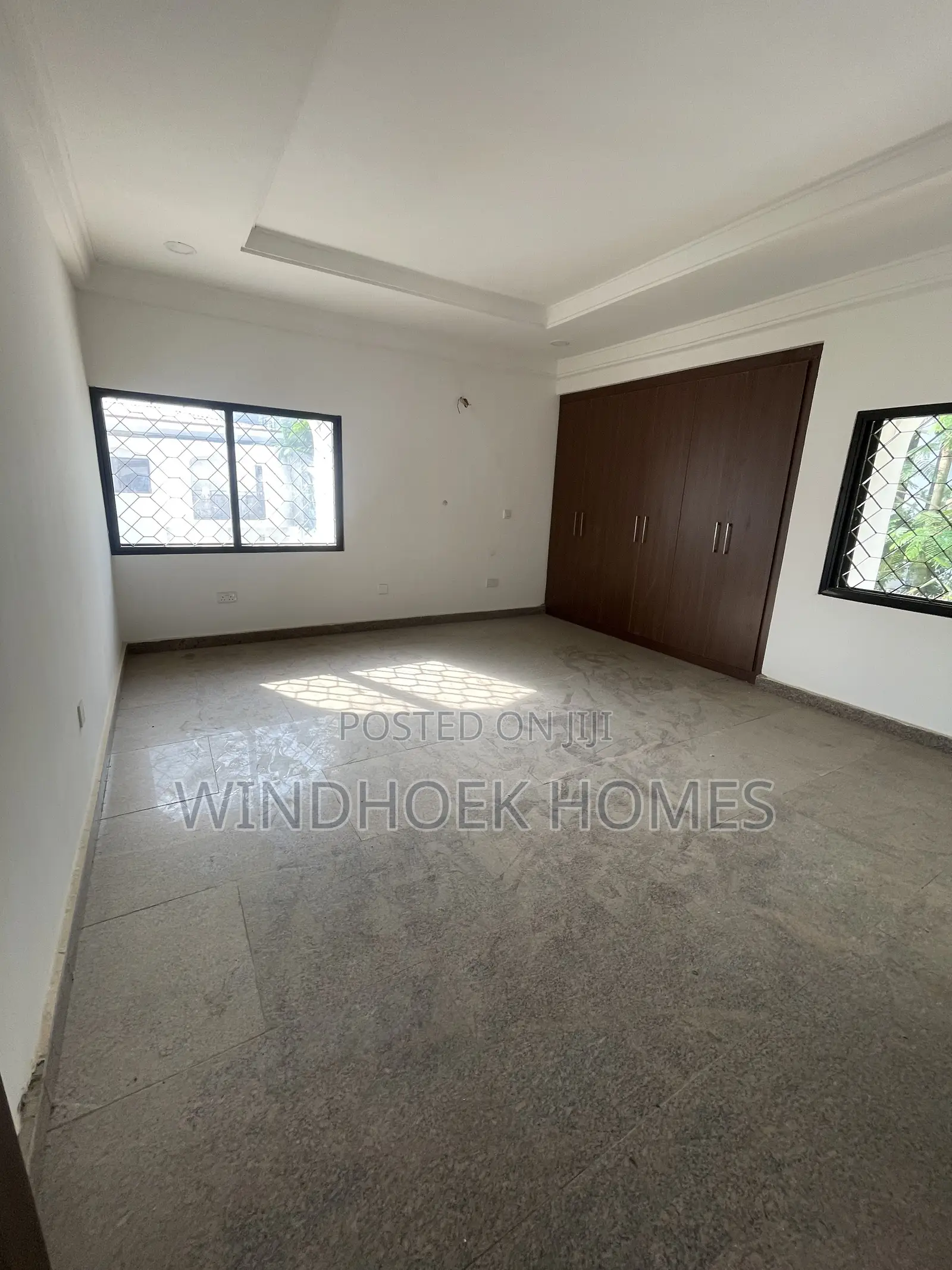 Well Renovated 2units of 6 Bedrooms Fully Detached Duplexes With Bq in Maitama