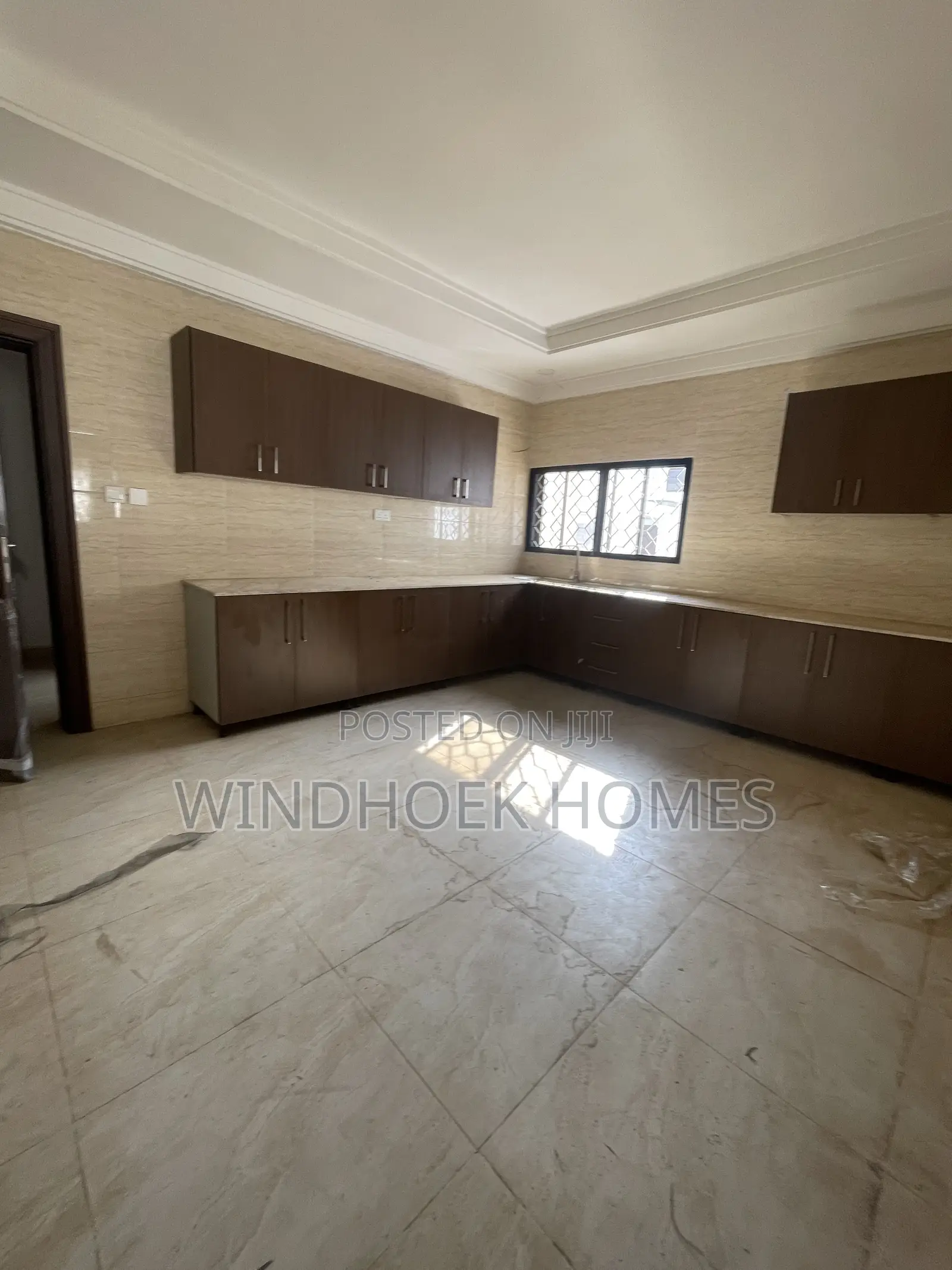 Well Renovated 2units of 6 Bedrooms Fully Detached Duplexes With Bq in Maitama