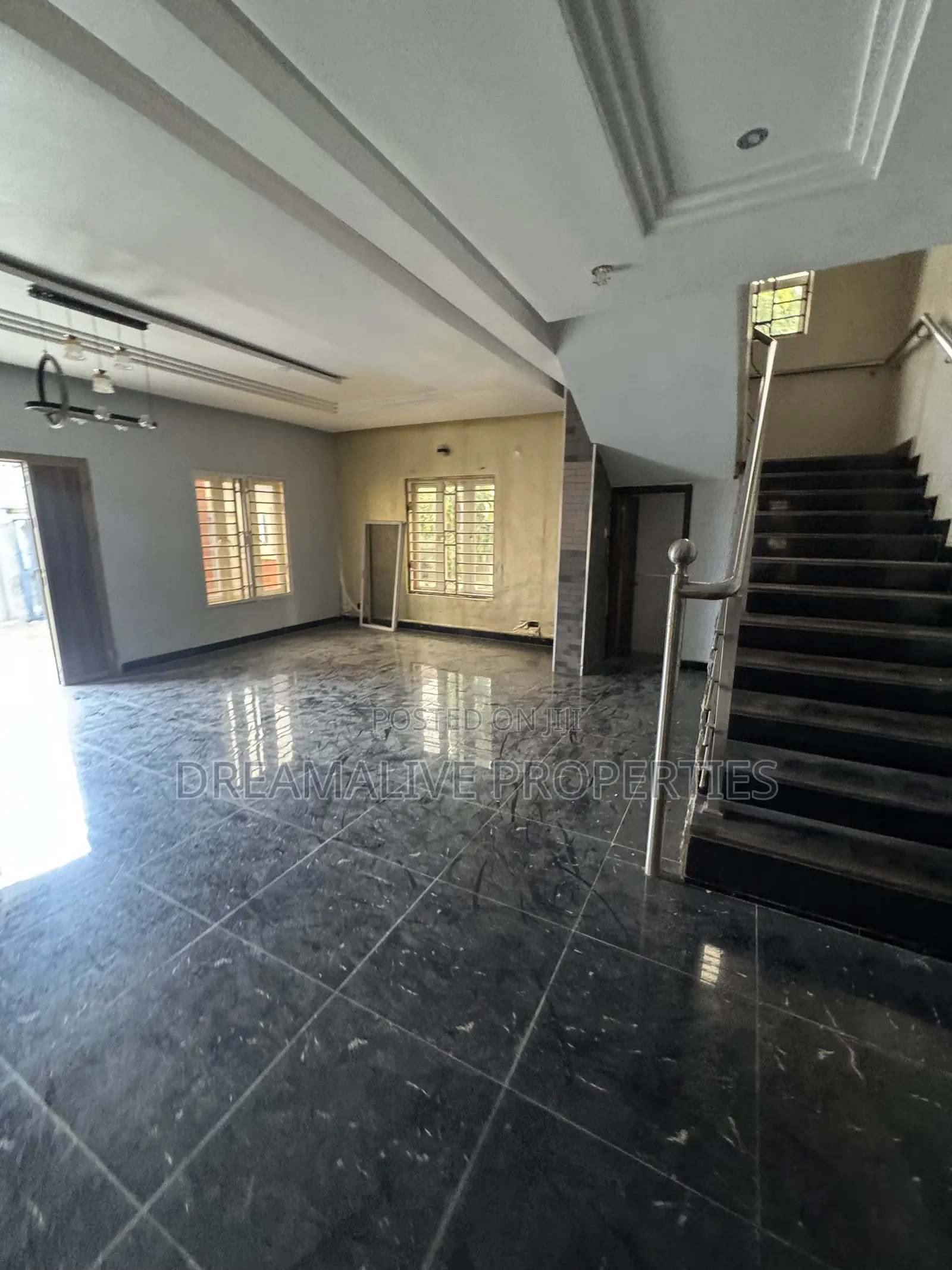 4bdrm Duplex in Green City Estate, Gwarinpa for rent in Gwarinpa