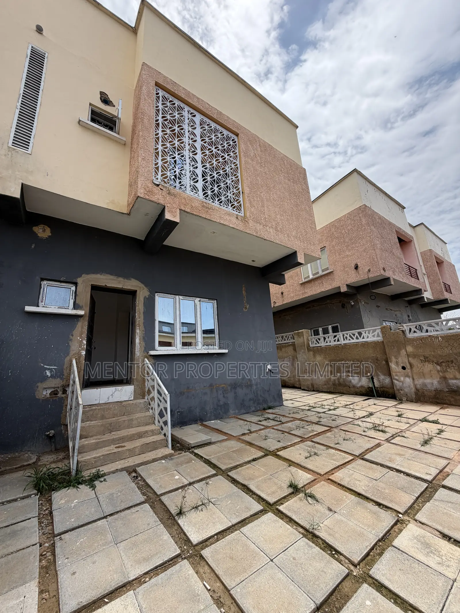 4bdrm Duplex in Paradise Estate, Life Camp for sale in Life Camp