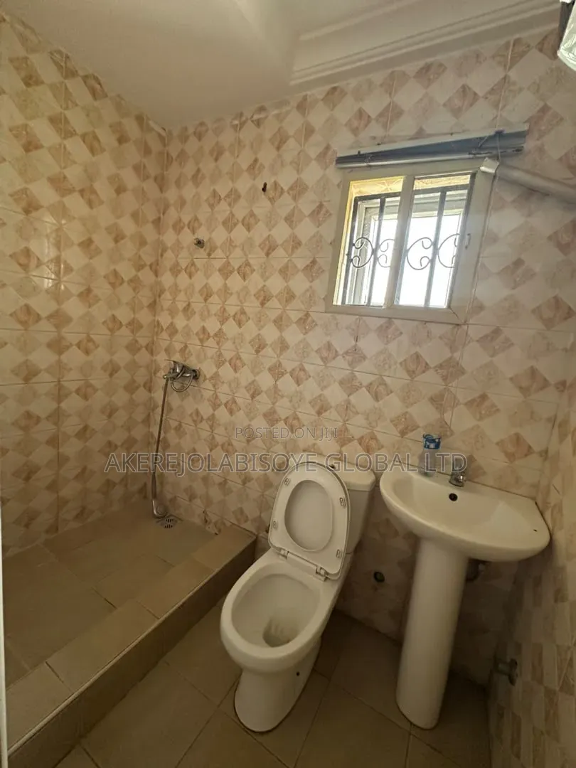 4bdrm Duplex in Lifecamp Abuja for rent in Life Camp
