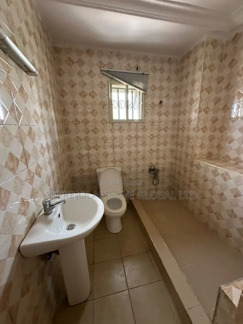 4bdrm Duplex in Lifecamp Abuja for rent in Life Camp