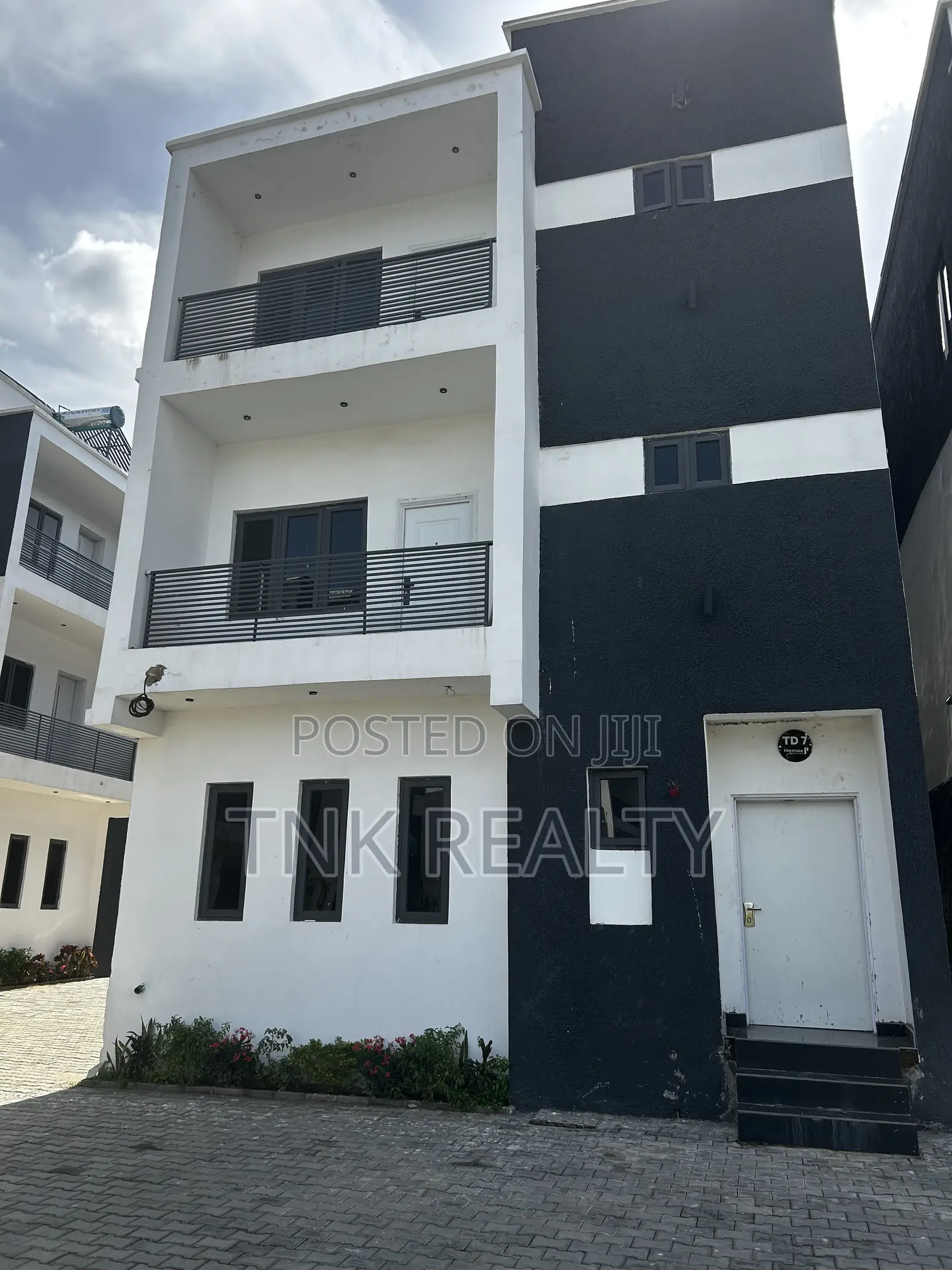 Furnished 4bdrm Duplex in Kado for sale in Kado