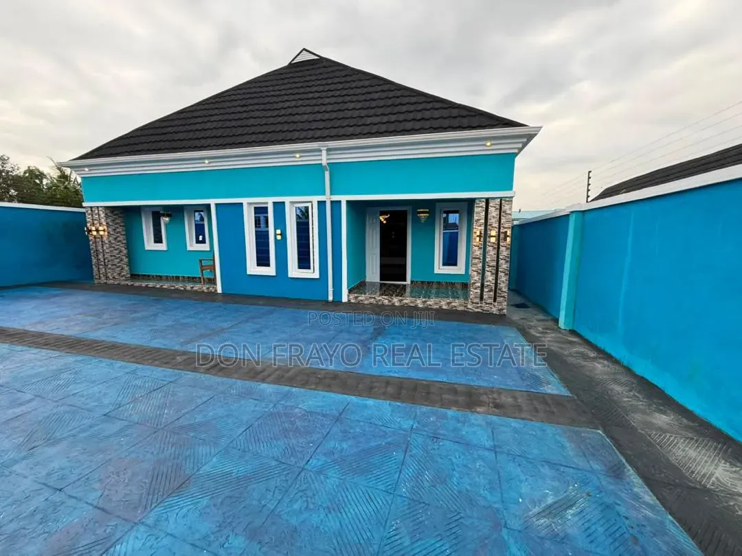 3bdrm Bungalow in Elebu Estate, Akala Express for sale in Akala Express
