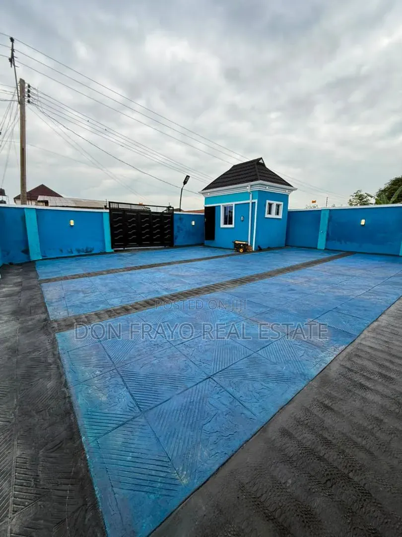 3bdrm Bungalow in Elebu Estate, Akala Express for sale in Akala Express