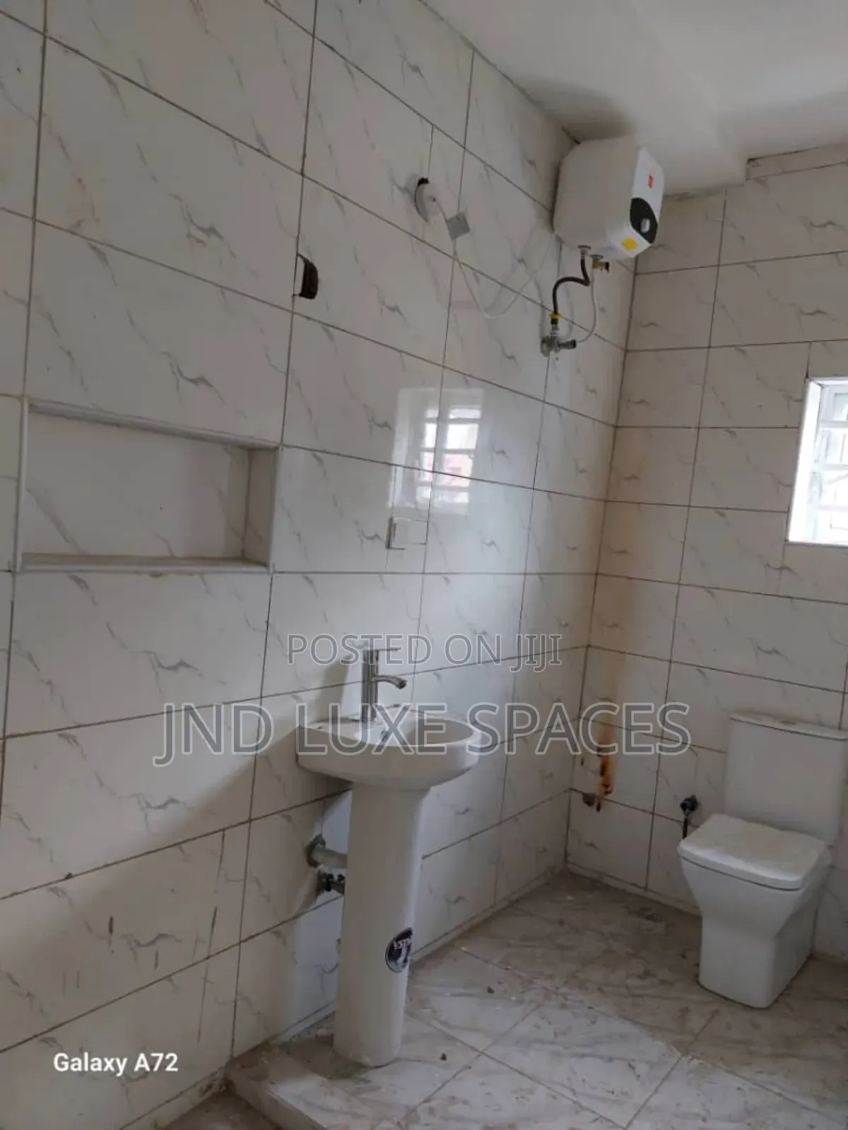 3bdrm Apartment in Obafemi-Owode for sale in Obafemi-Owode
