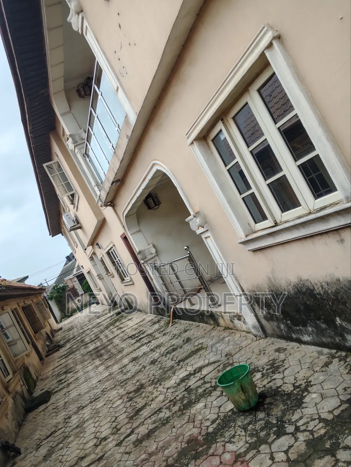 3bdrm Block of Flats in Oga Oloye Estate, Igbogbo for rent in Igbogbo