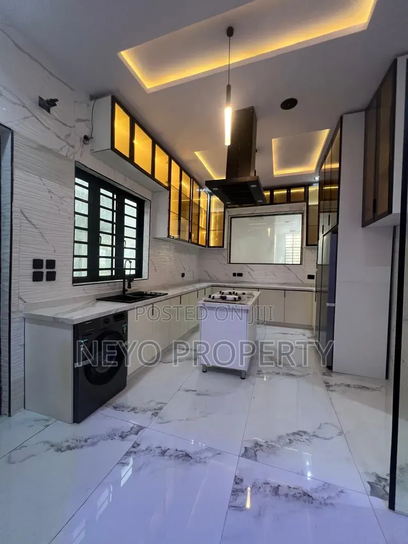 Furnished 5bdrm Duplex in Lekki County Ikota for sale in Ikota