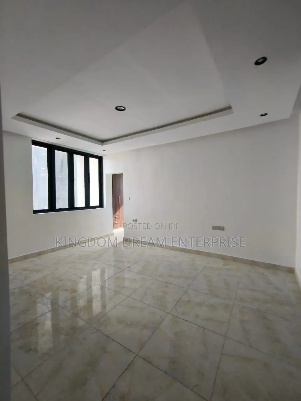 3bdrm Apartment in Alagomeji Yaba Lagos for sale in Alagomeji