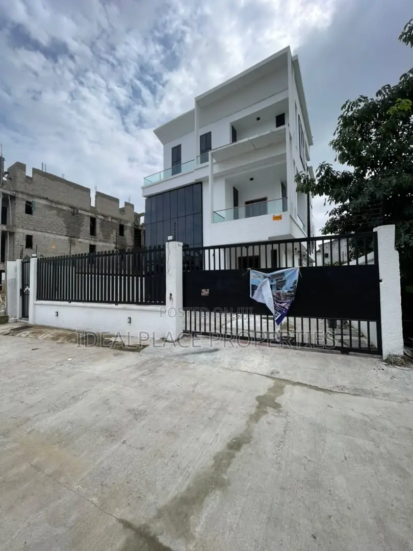 5bdrm Duplex in Chevron for sale in Chevron