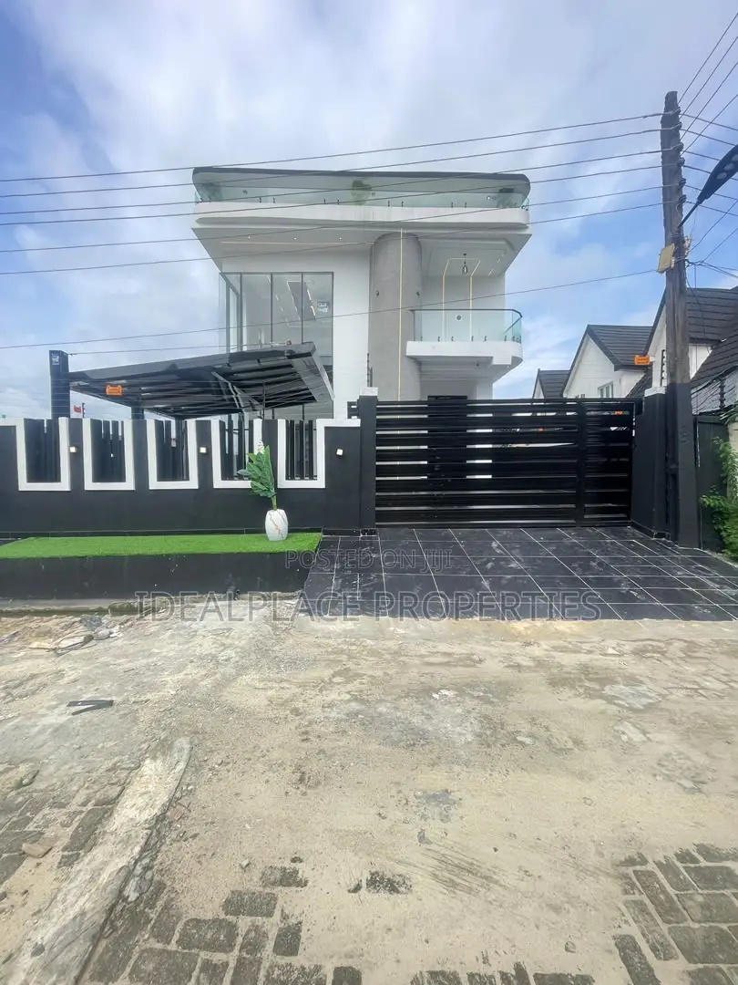5bdrm Duplex in Sangotedo for sale in Sangotedo