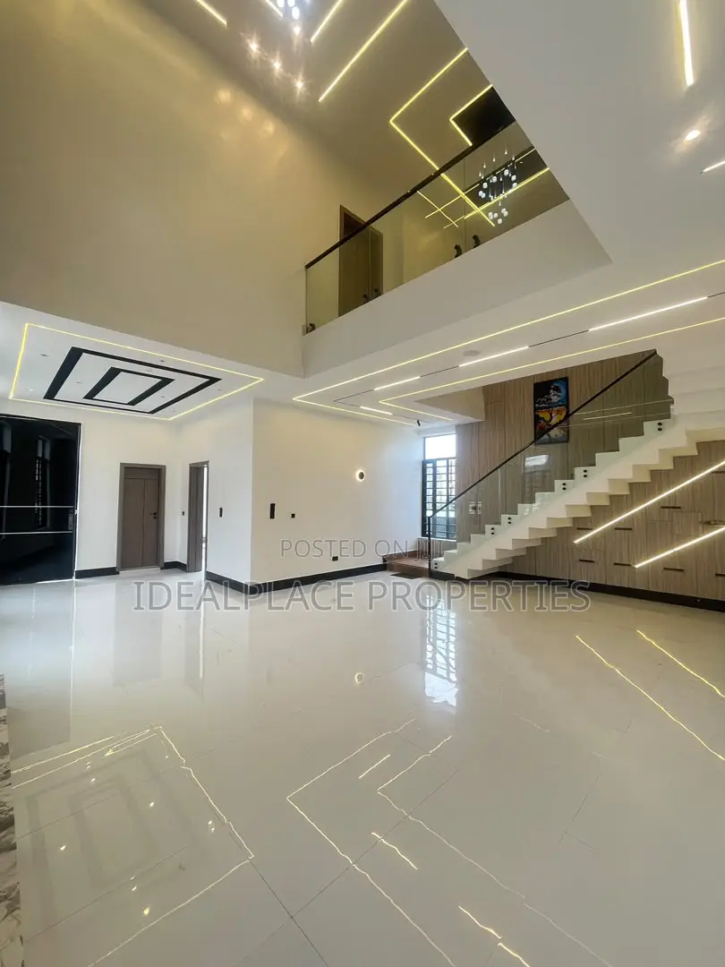 5bdrm Duplex in Sangotedo for sale in Sangotedo