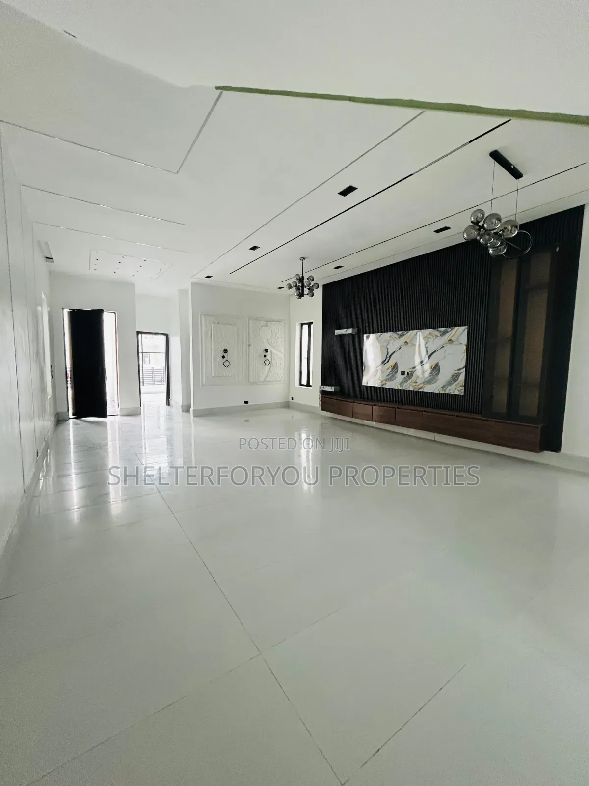 5bdrm House in Off Lekki-Epe Expressway for sale in Off Lekki-Epe Expressway