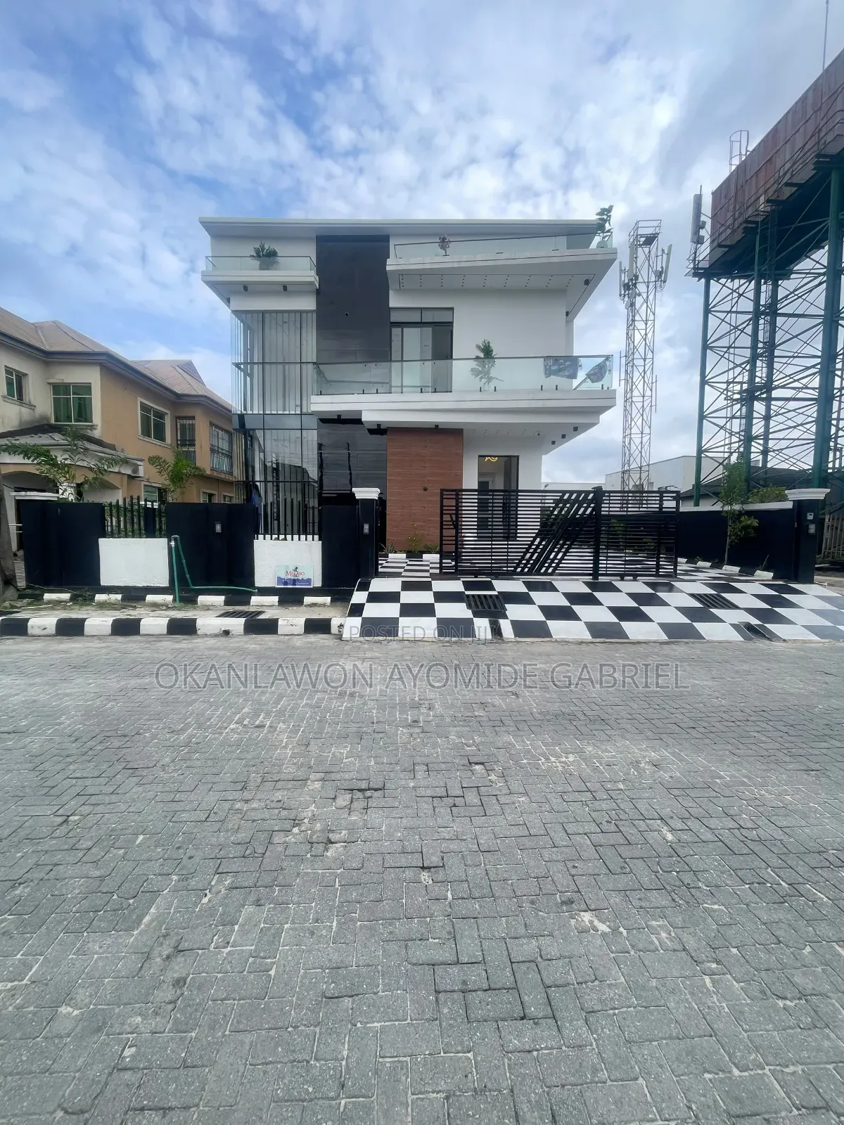 5bdrm Duplex in Sangotedo for sale in Sangotedo