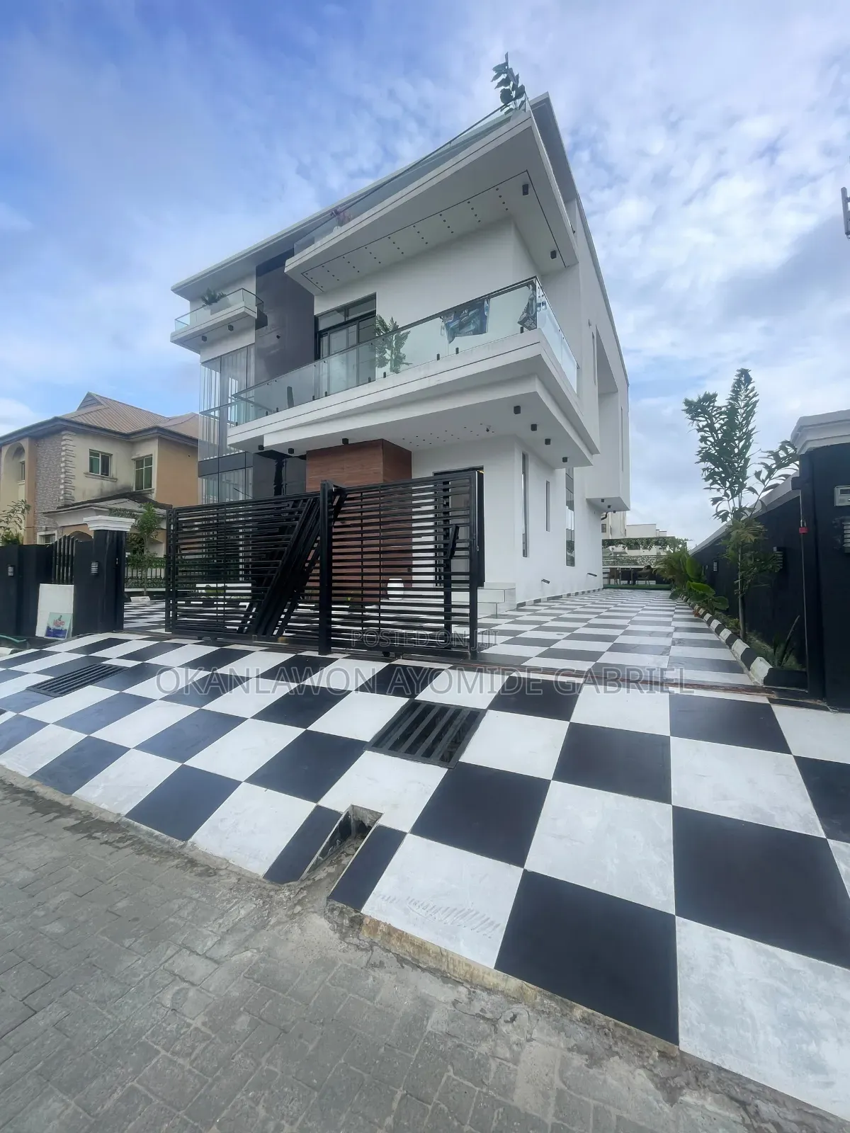 5bdrm Duplex in Sangotedo for sale in Sangotedo