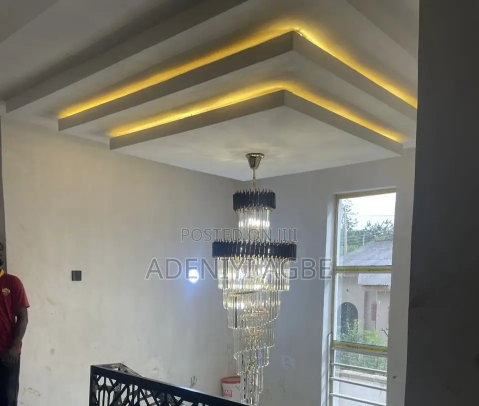 5bdrm Duplex in Shola F. Adedui, Idishin for sale in Idishin