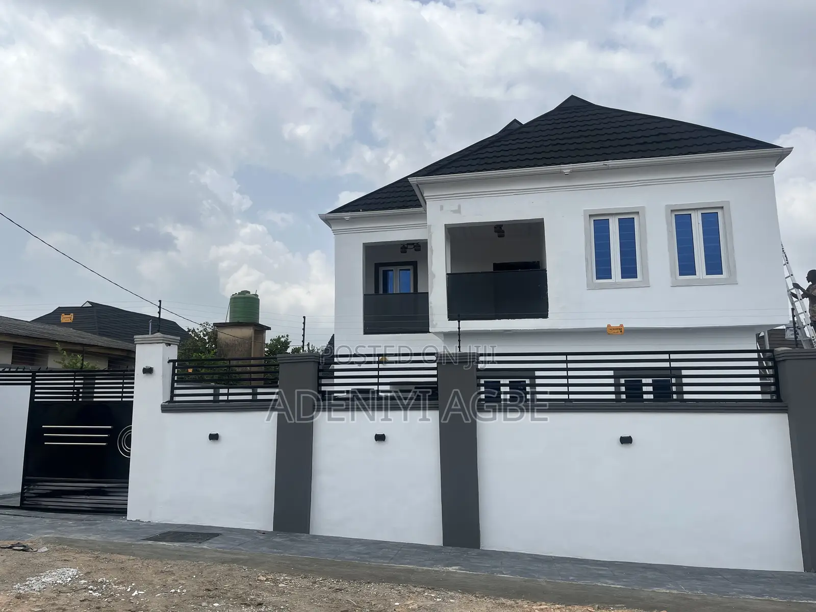 5bdrm Duplex in Shola F. Adedui, Idishin for sale in Idishin